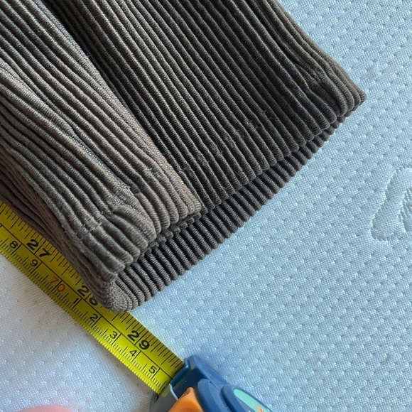 Tailored Athlete Men's Ribbed Pleat Front Cropped Trouser Pants in Brown Size L - Picture 9 of 9